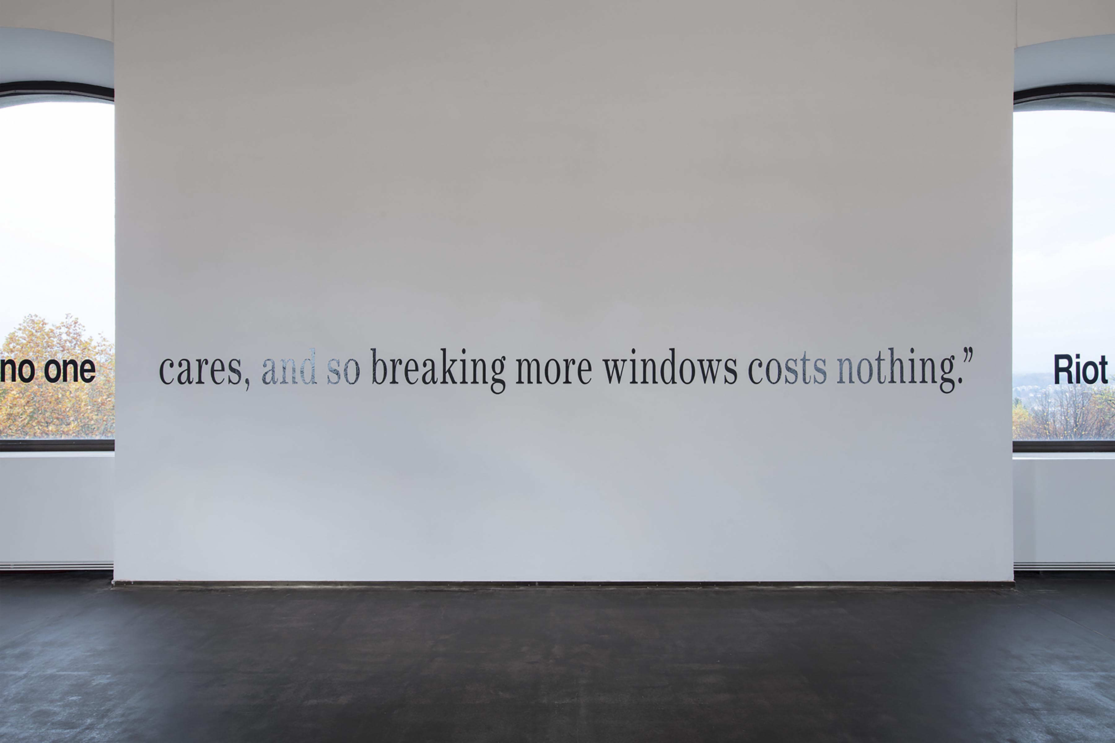 u0022Hito Steyerl. The City of Broken Windowsu0022, veduta espositiva